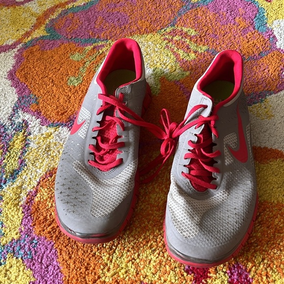 WOMENS 12 nike FREE 4.0 V2 RUNNING SHOES - Picture 3 of 10